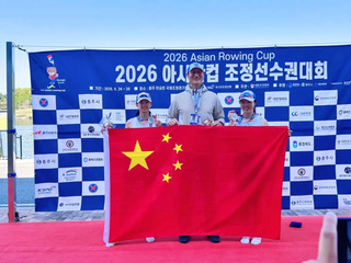 同济大学世联行赛艇会团队在20...